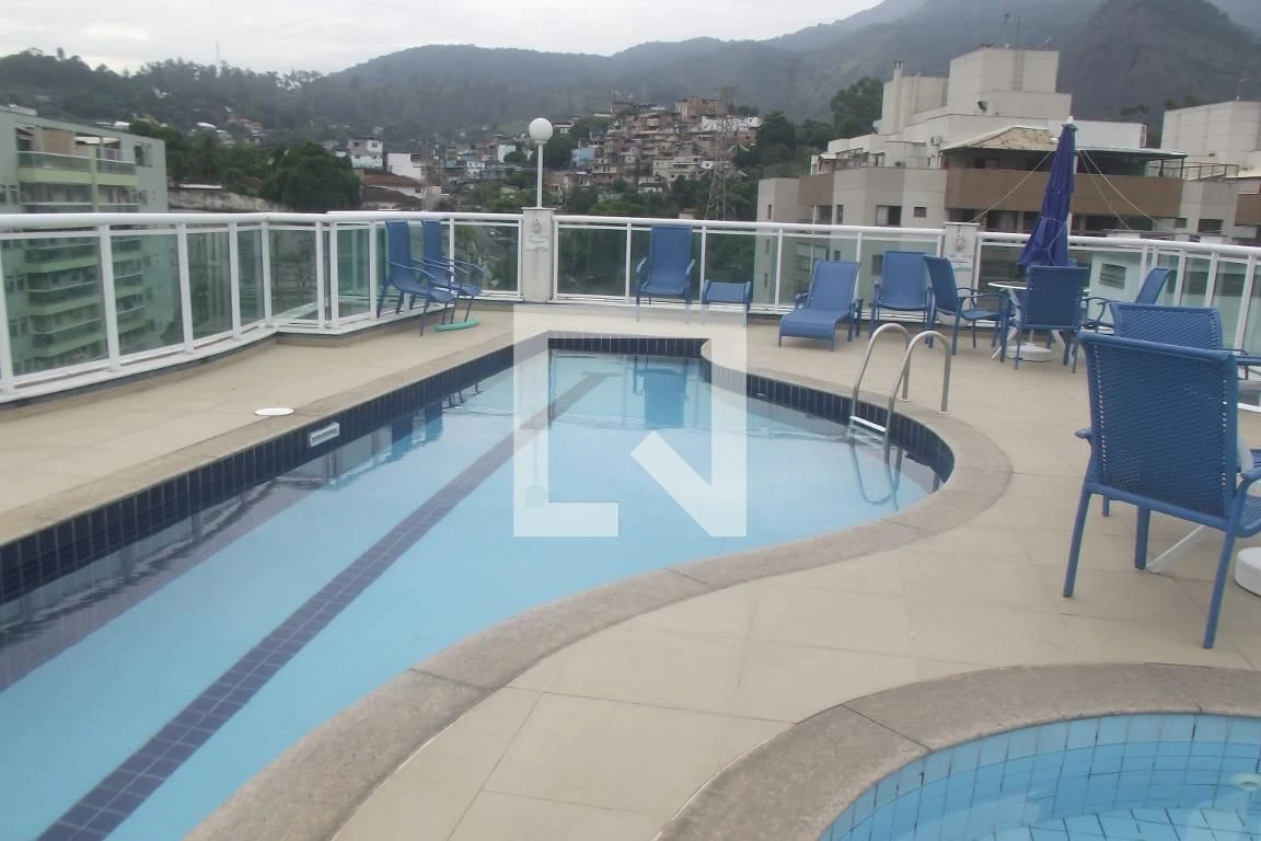 Furnished apartment with 3 bedrooms and enclosed balcony — photo 30