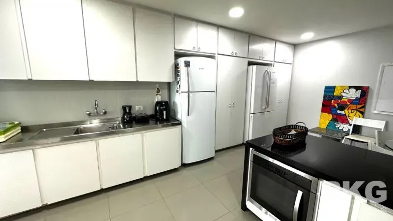 Apartamento mobiliado com 4 quartos e 5 banheiros — photo 10
