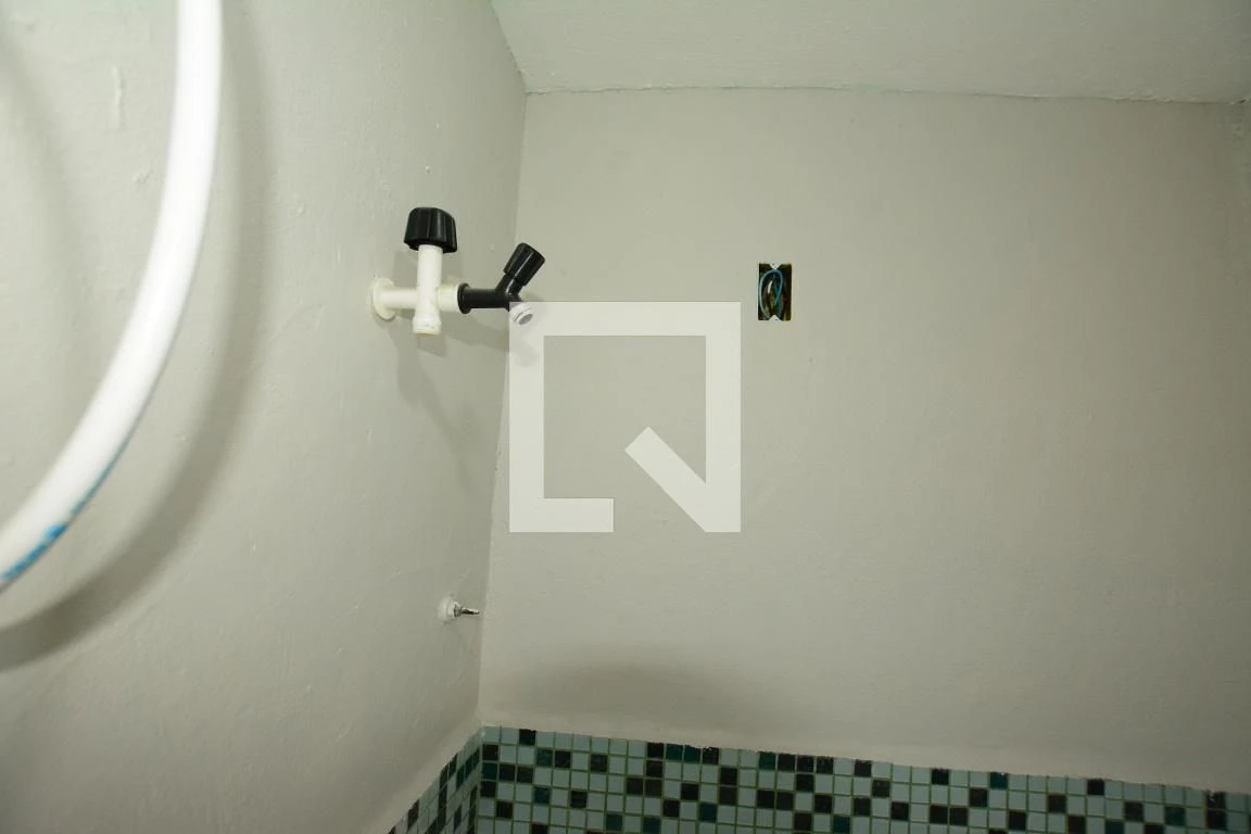 Unfurnished 2-bedroom apartment with private BBQ balcony — photo 13