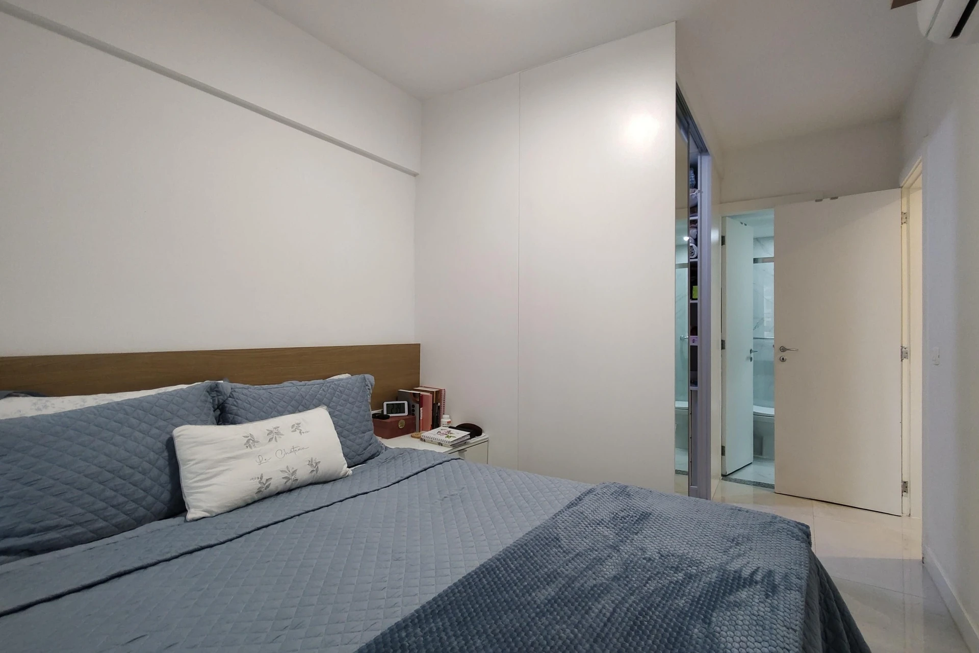 3-bedroom apartment with a walk-in closet — photo 15