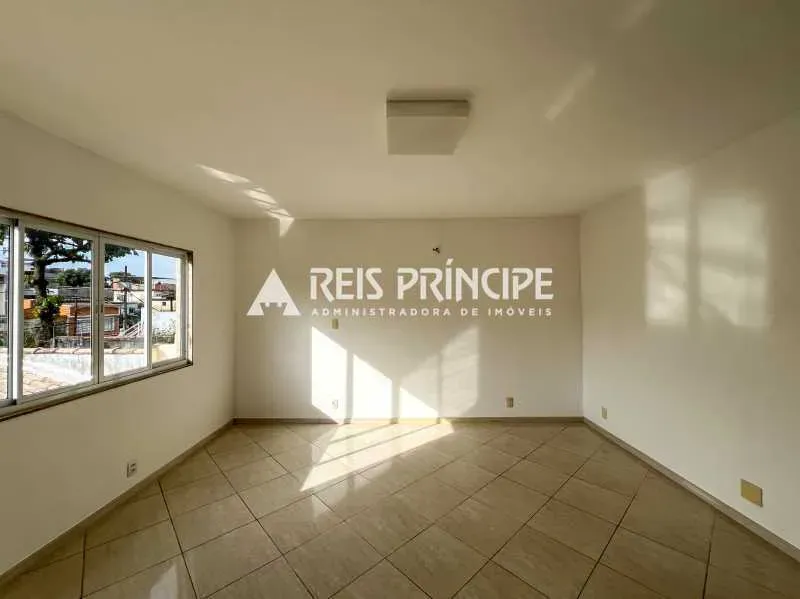 House with 4 bedrooms and 5 bathrooms and 5 parking spots — photo 25