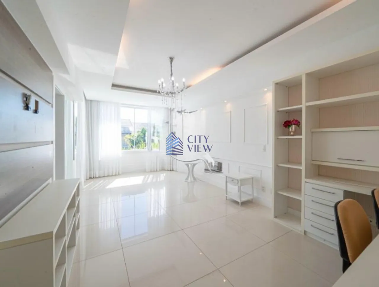House with 5 bedrooms, 5 bathrooms and 5 parking, 1000 m² — photo 12