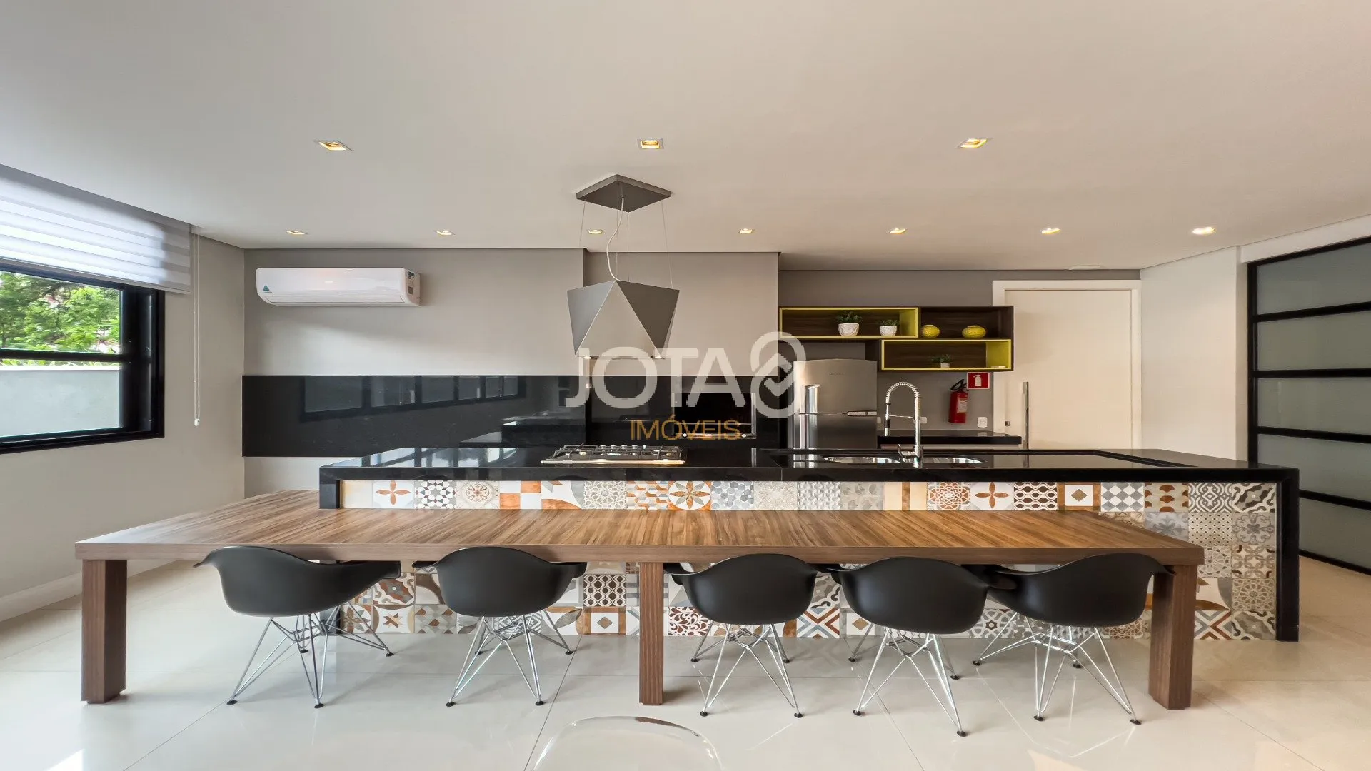 2-bedroom apartment with balcony and private BBQ — photo 27
