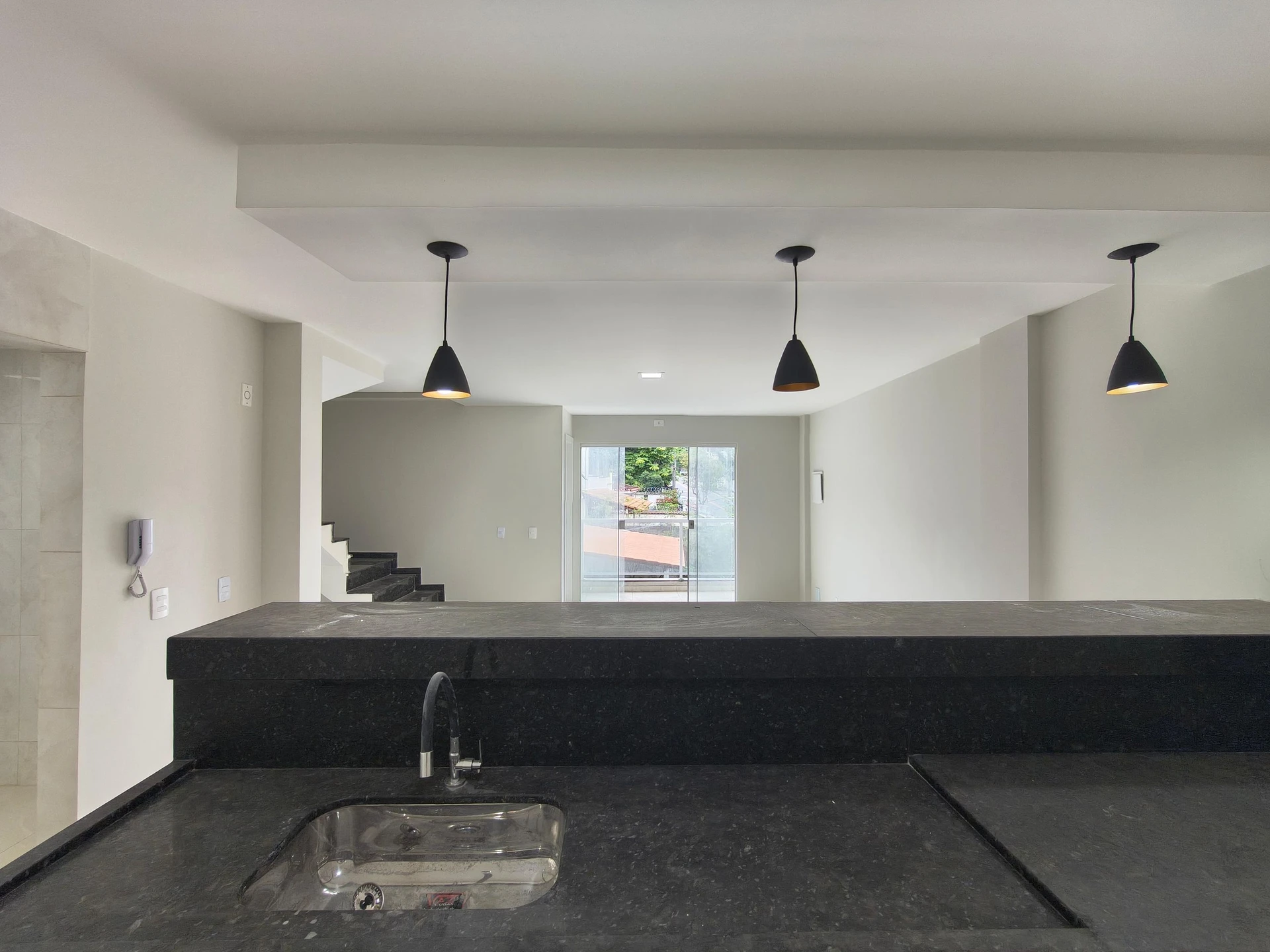 House, 110 m², with floor-to-ceiling windows — photo 9