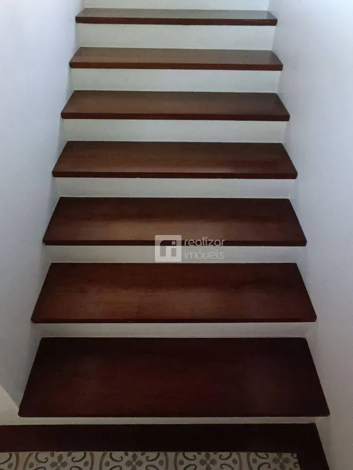 Casa con 4 dormitorios en suite y ventanales del suelo al techo — photo 16