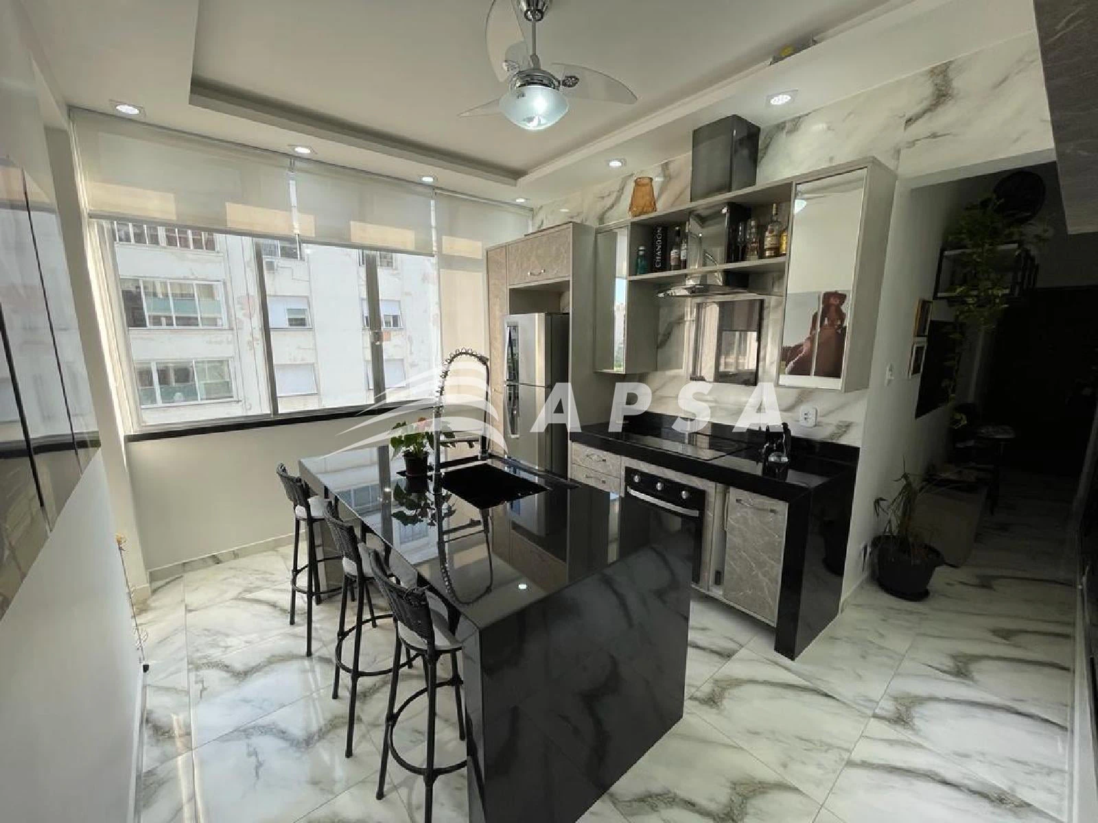 Furnished 1-bedroom apartment with enclosed balcony — photo 3