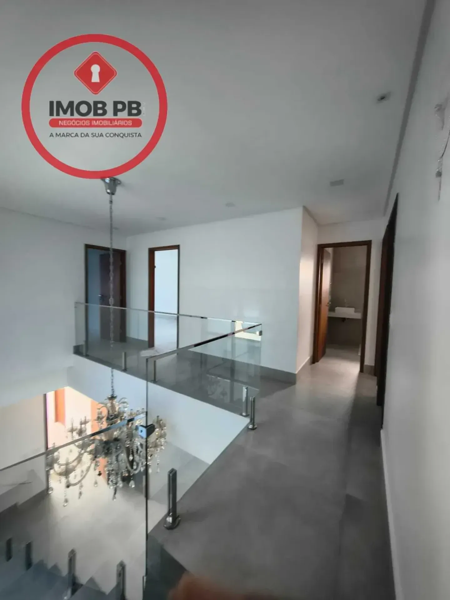 House with 4 bedrooms and 2 en-suite baths, 260 m²