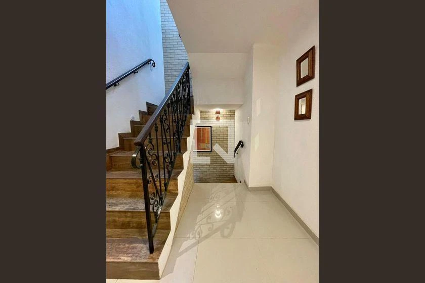 Furnished apartment, 492 m², with a glass-enclosed balcony — photo 41