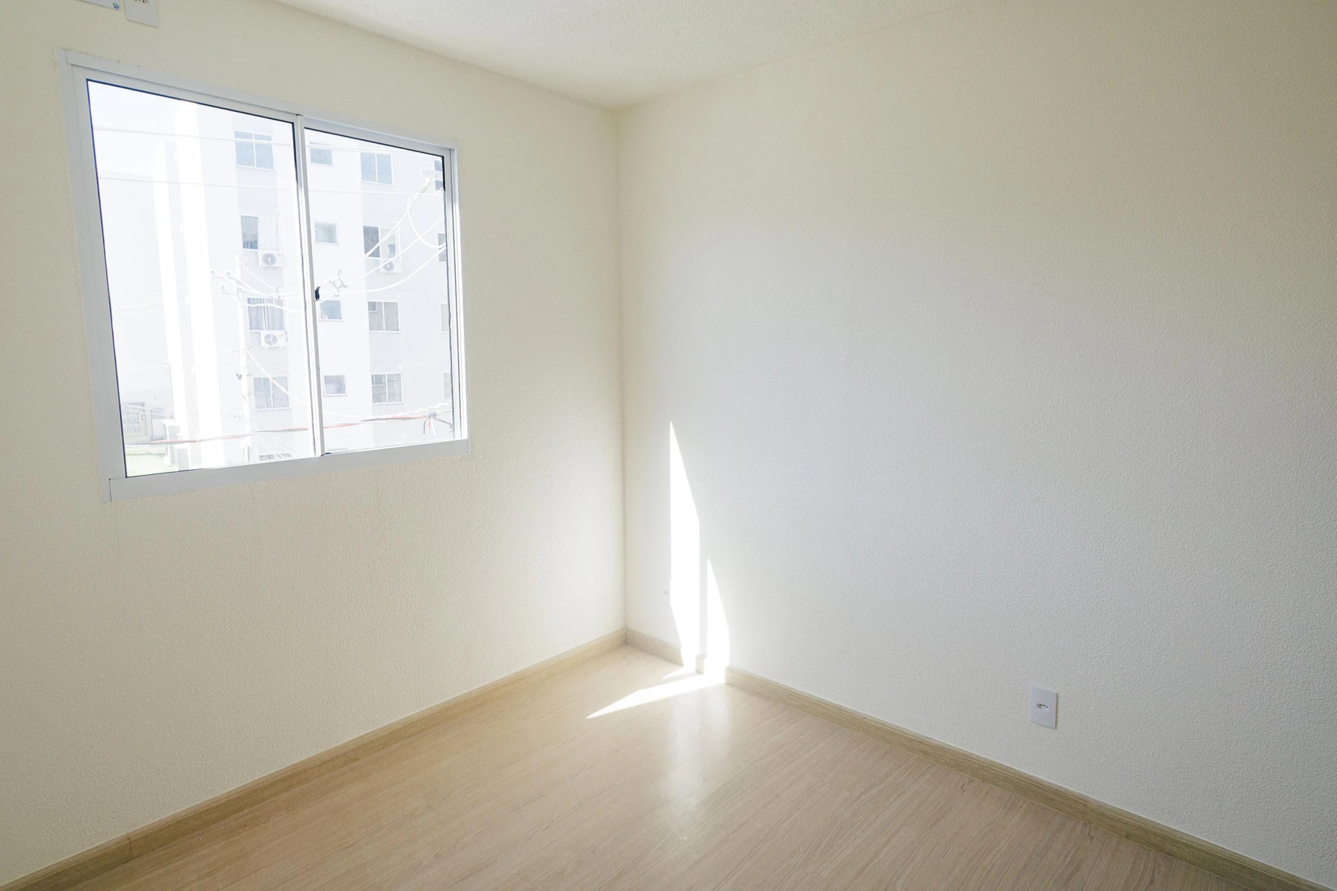 Apartamento sin amueblar de 2 dormitorios con plaza y lavandería — photo 25