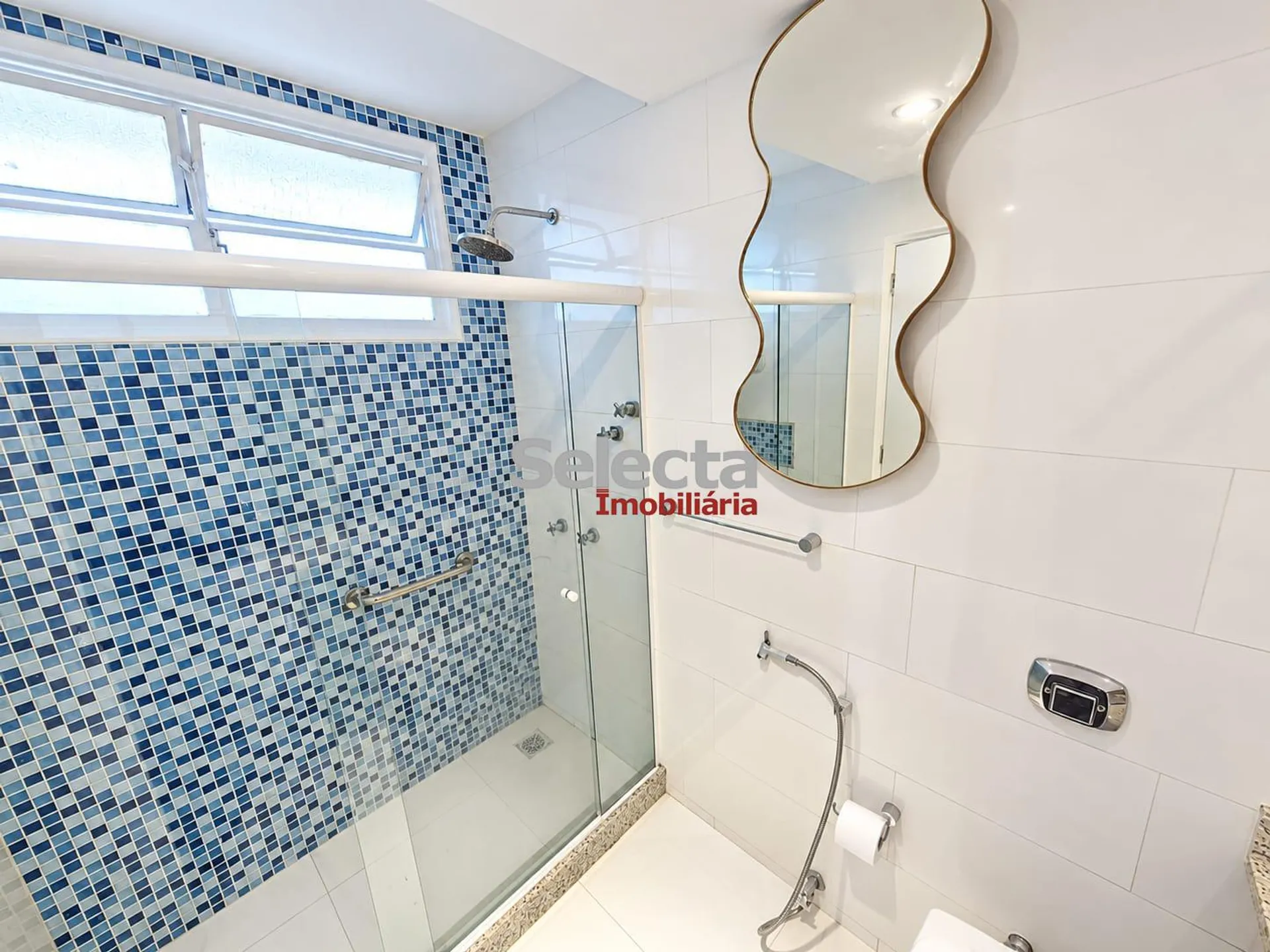 Apartment, 160 m², with wood or laminate floors — photo 10