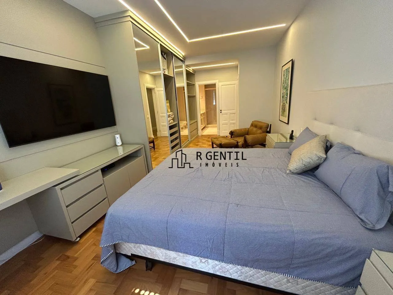 430 m² apartment with 4 bedrooms and 5 bathrooms — photo 11