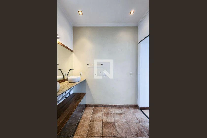 Duplex apartment for rent with 4 bedrooms and 360 m² — photo 33