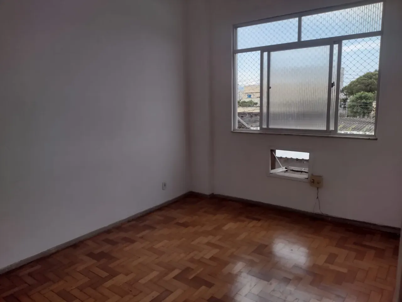 Apartment on the 1st floor with wood or laminate floors — photo 13