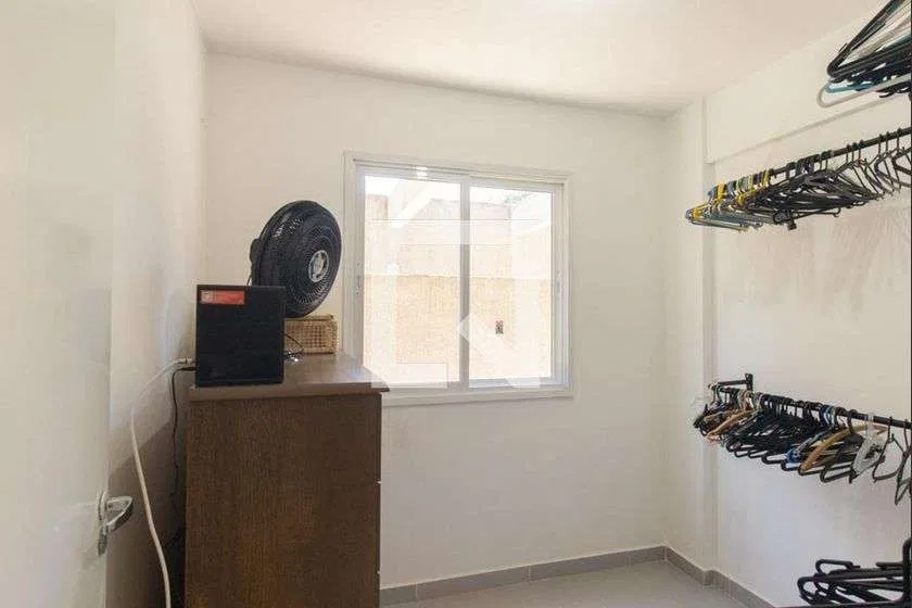 2-bedroom apartment with a walk-in closet in Curitiba — photo 16