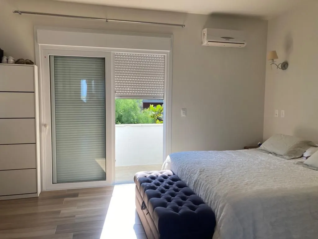 Furnished house with 3 en-suite bedrooms and 4 baths — photo 26