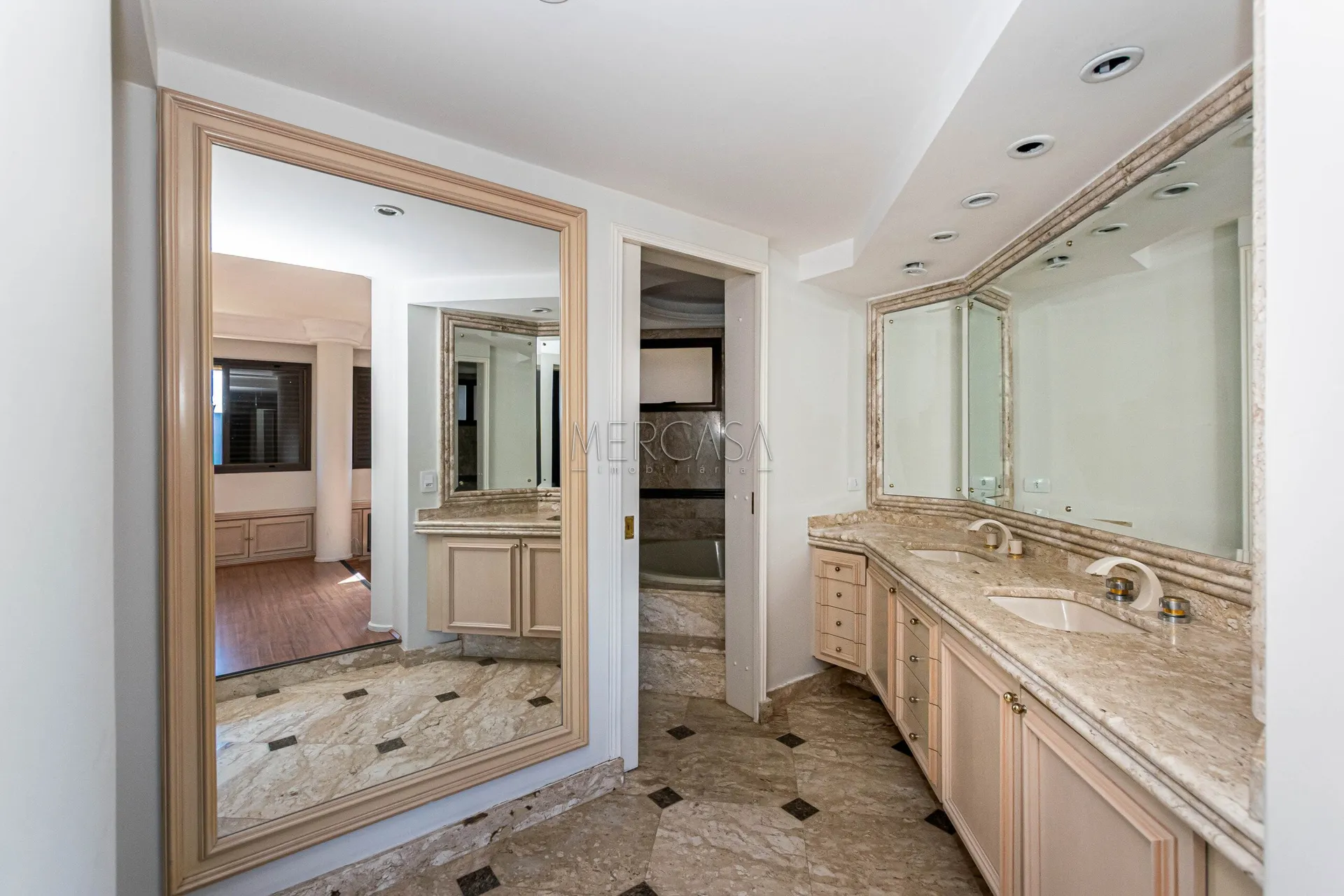 Apartamento com 3 quartos, 5 banheiros e 4 vagas — photo 39
