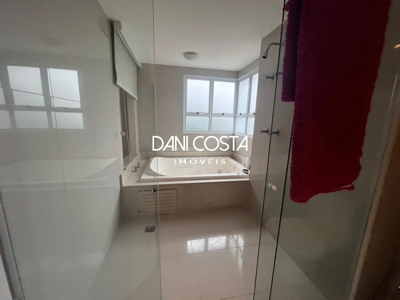 4-bedroom apartment with 227 m² and 3 parking spaces — photo 7