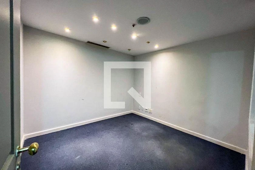Apartment with 8 bedrooms, 3 bathrooms and 350 m² — photo 25