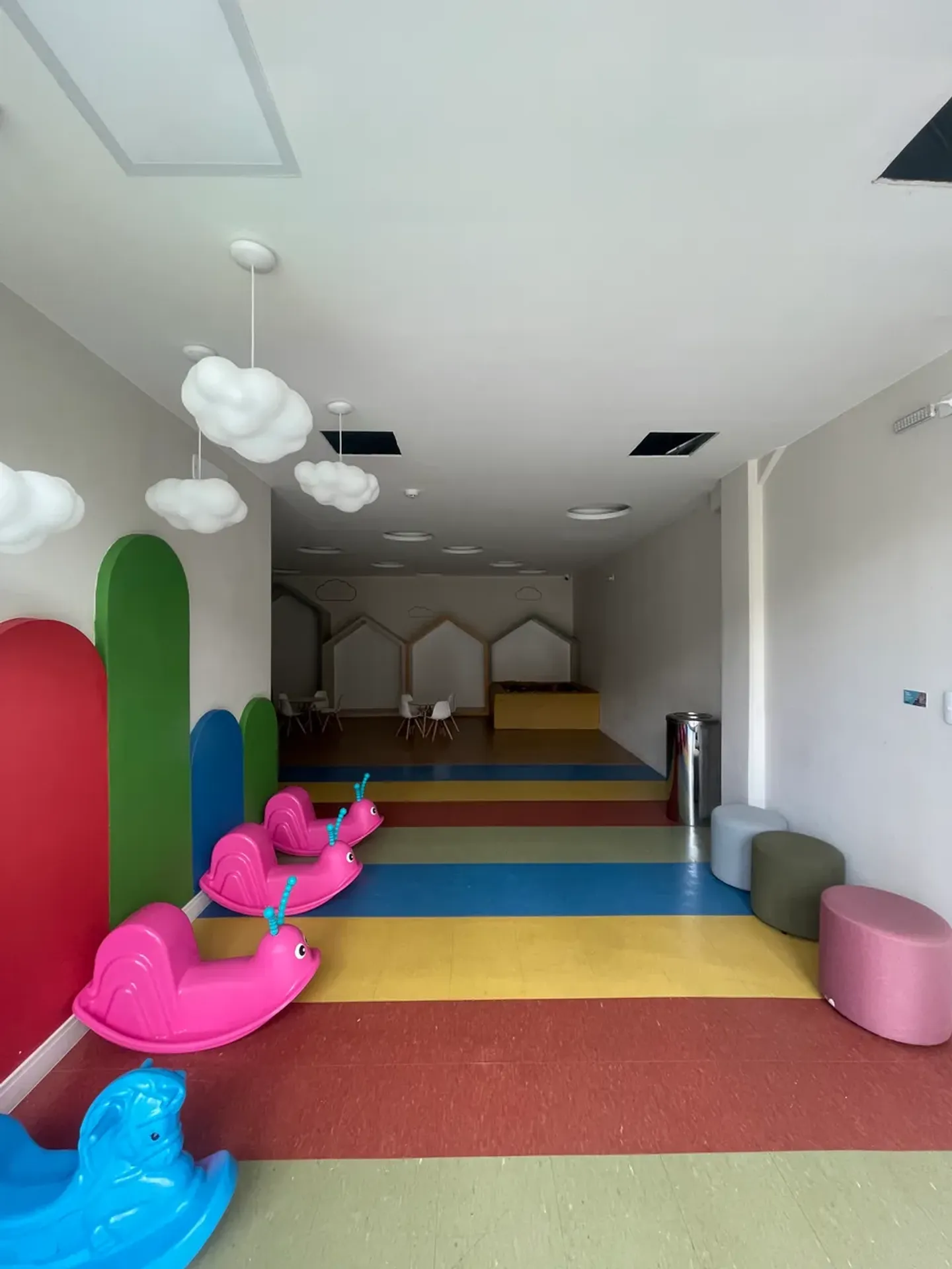 Apartamento de 2 quartos com piso de madeira ou laminado — photo 19