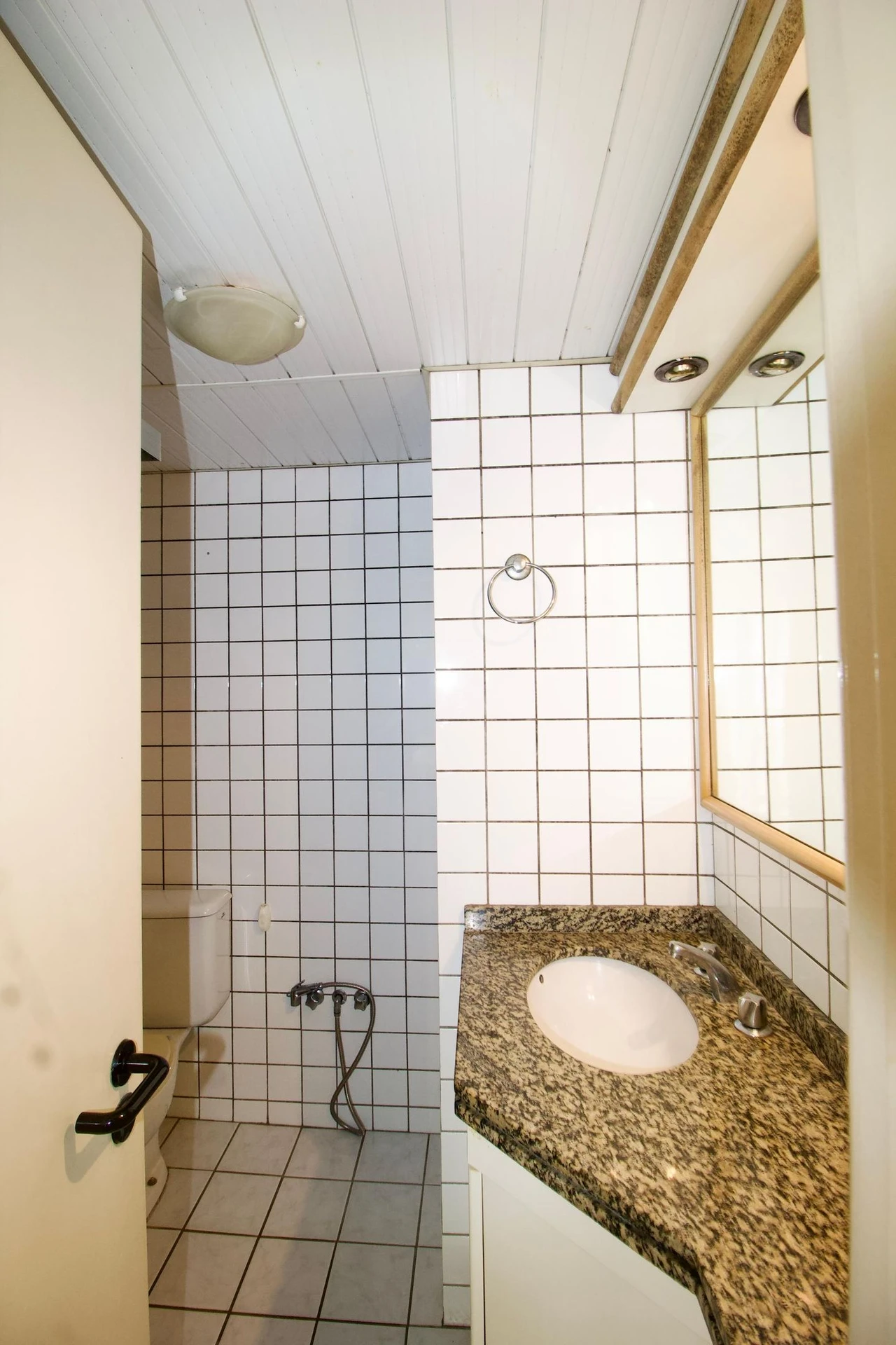Furnished 1-bedroom apartment with a balcony — photo 23