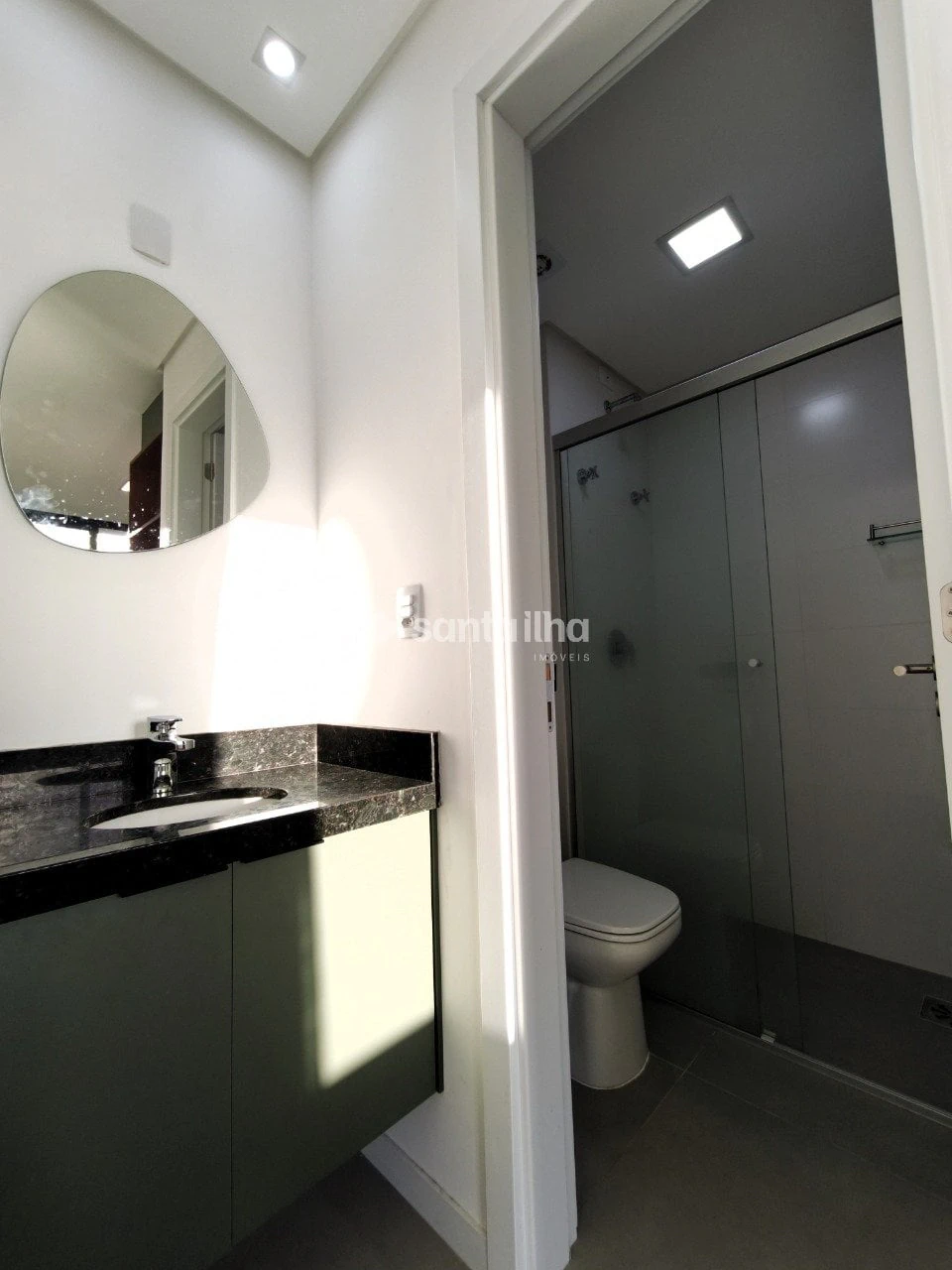 Furnished apartment, 39 m², with floor-to-ceiling windows — photo 12