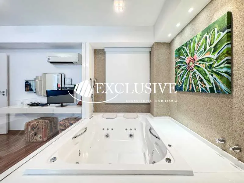 Furnished apartment with 4 bedrooms and 5 bathrooms — photo 18