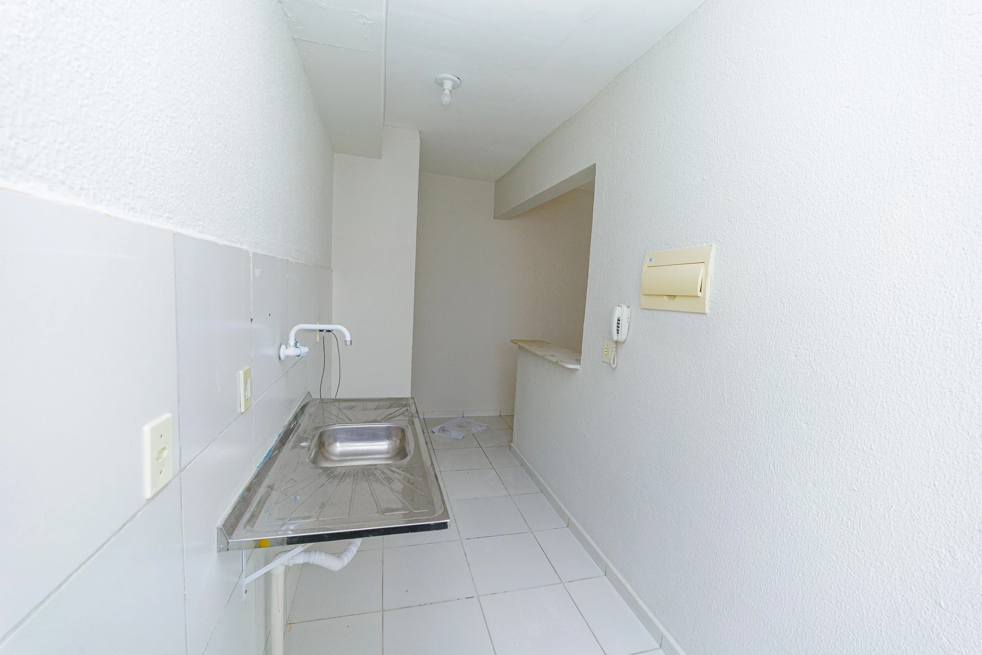 Apartamento de 2 quartos em condomínio com piscina — photo 16