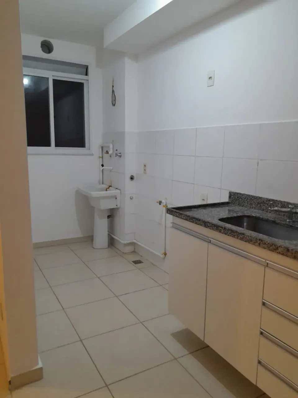 2-bedroom apartment with 1 bathroom, 1 parking spot — photo 2