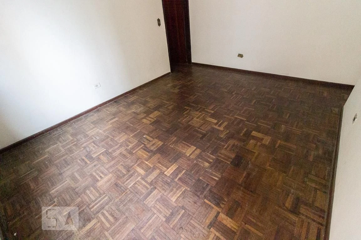 Квартира з 2 спальнями та дерев'яною підлогою або ламінатом — photo 15