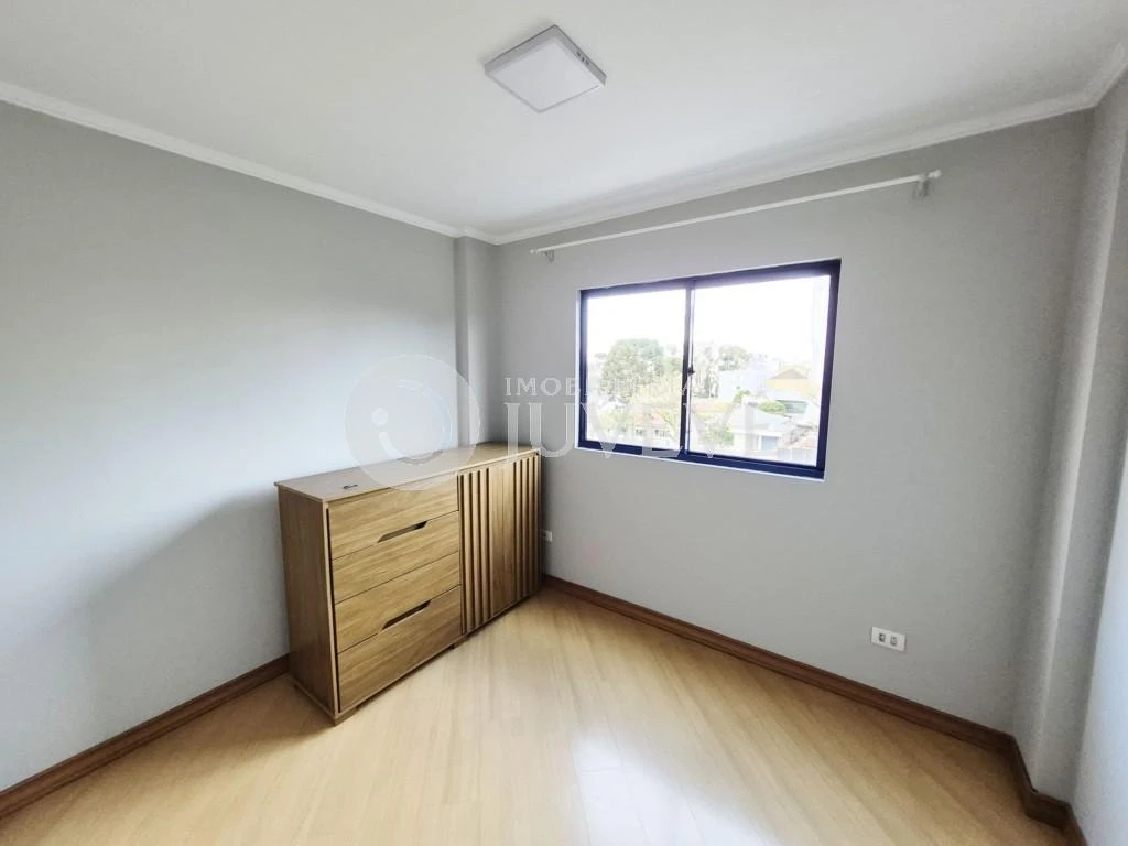 Furnished 3-bedroom apartment with enclosed balcony grill — photo 3