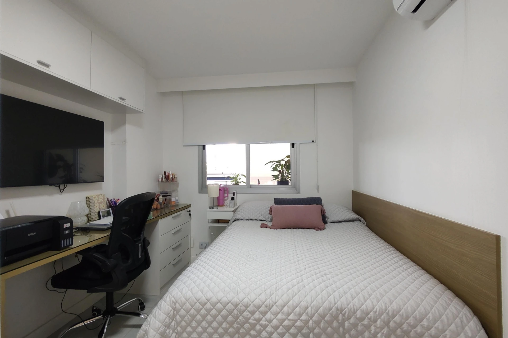 3-bedroom apartment with a walk-in closet — photo 19