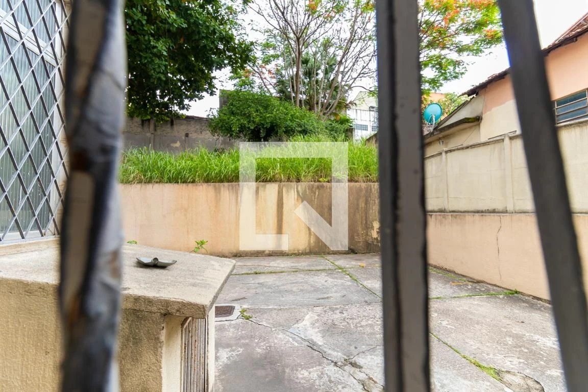 Furnished 2-bedroom apartment with private BBQ area — photo 17