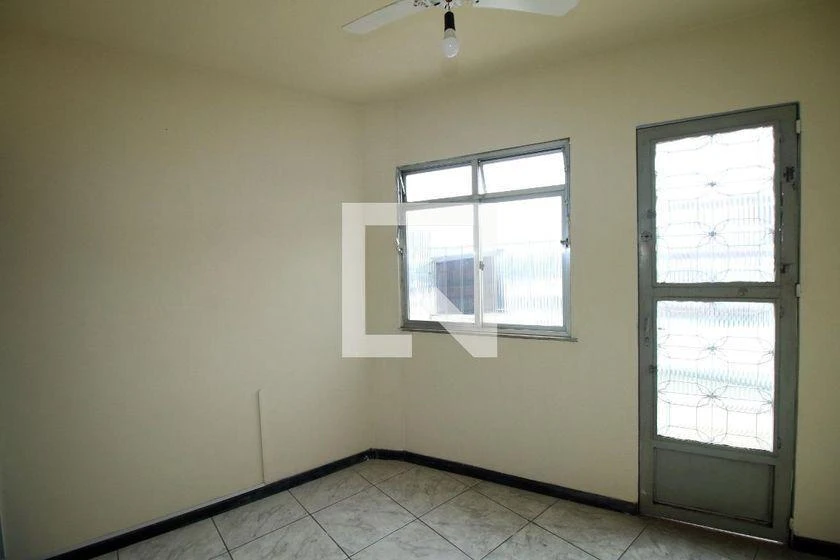 55 m² apartment with 3 bedrooms and 1 bathroom — photo 3