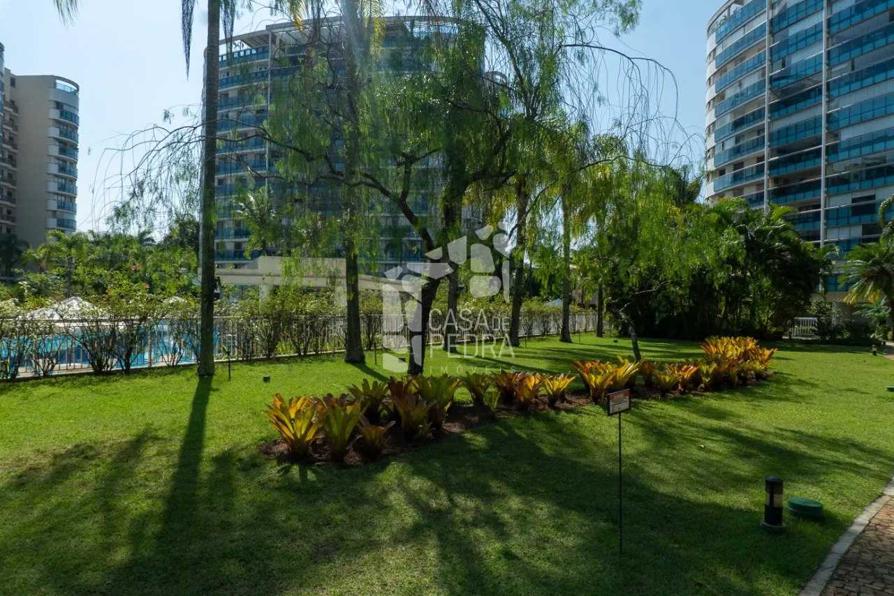4-bedroom apartment with enclosed glass balcony — photo 40