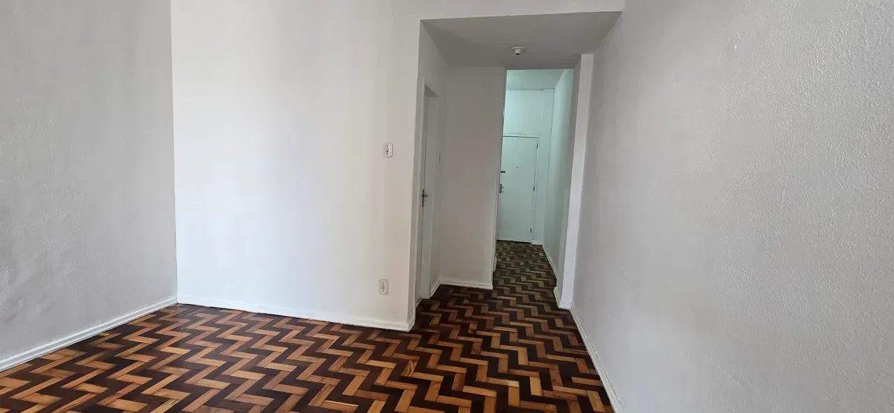 Apartment, 39 m², with wood or laminate floors — photo 13