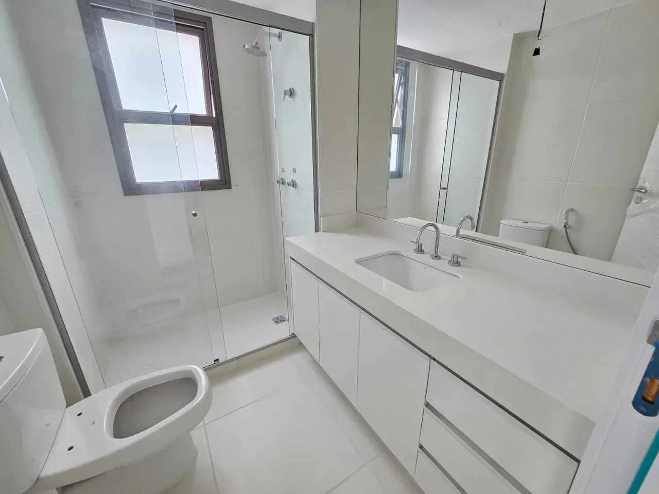 Unfurnished apartment with 3 bedrooms and 5 bathrooms — photo 6