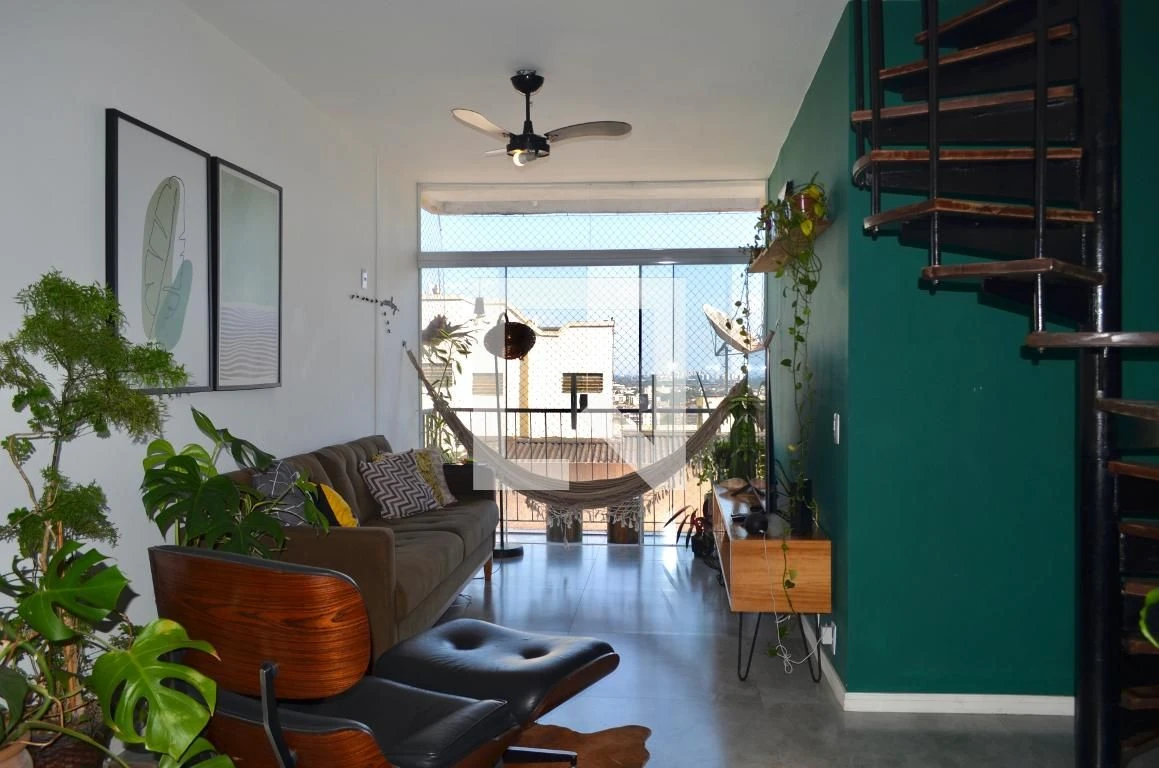3-bedroom apartment in a building with a pool — photo 57