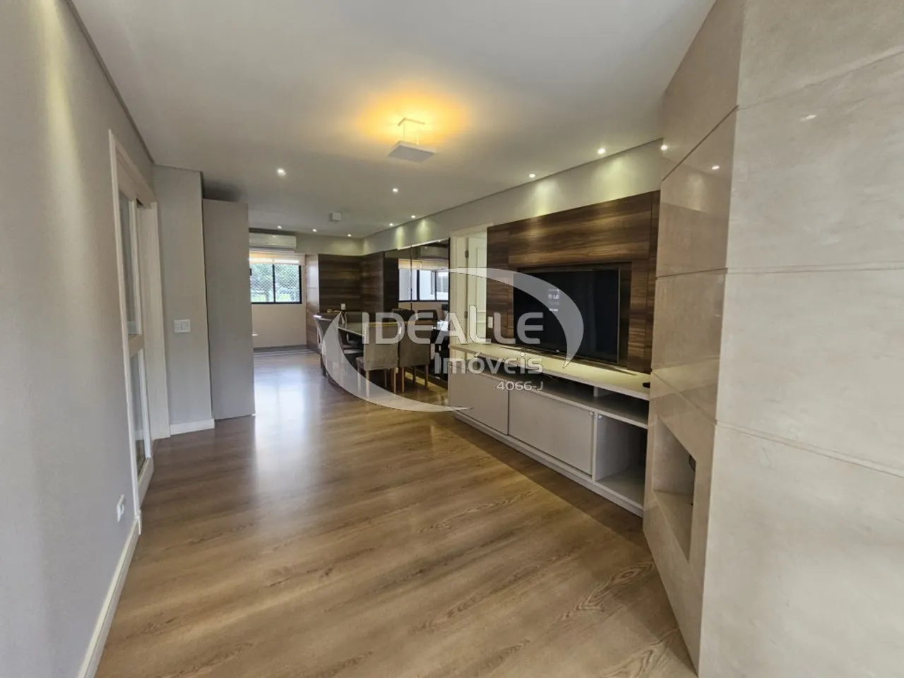 Apartamento de 3 suites con 335 m² y balcón — photo 10