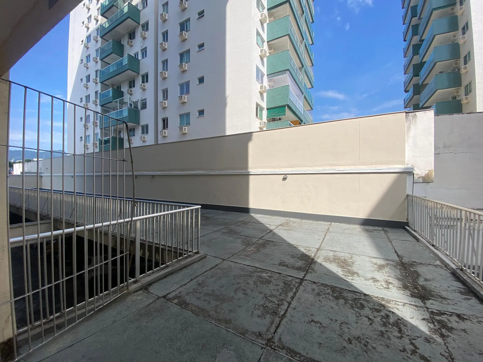 Квартира з 2 спальнями, 1 ванною та терасою — photo 3