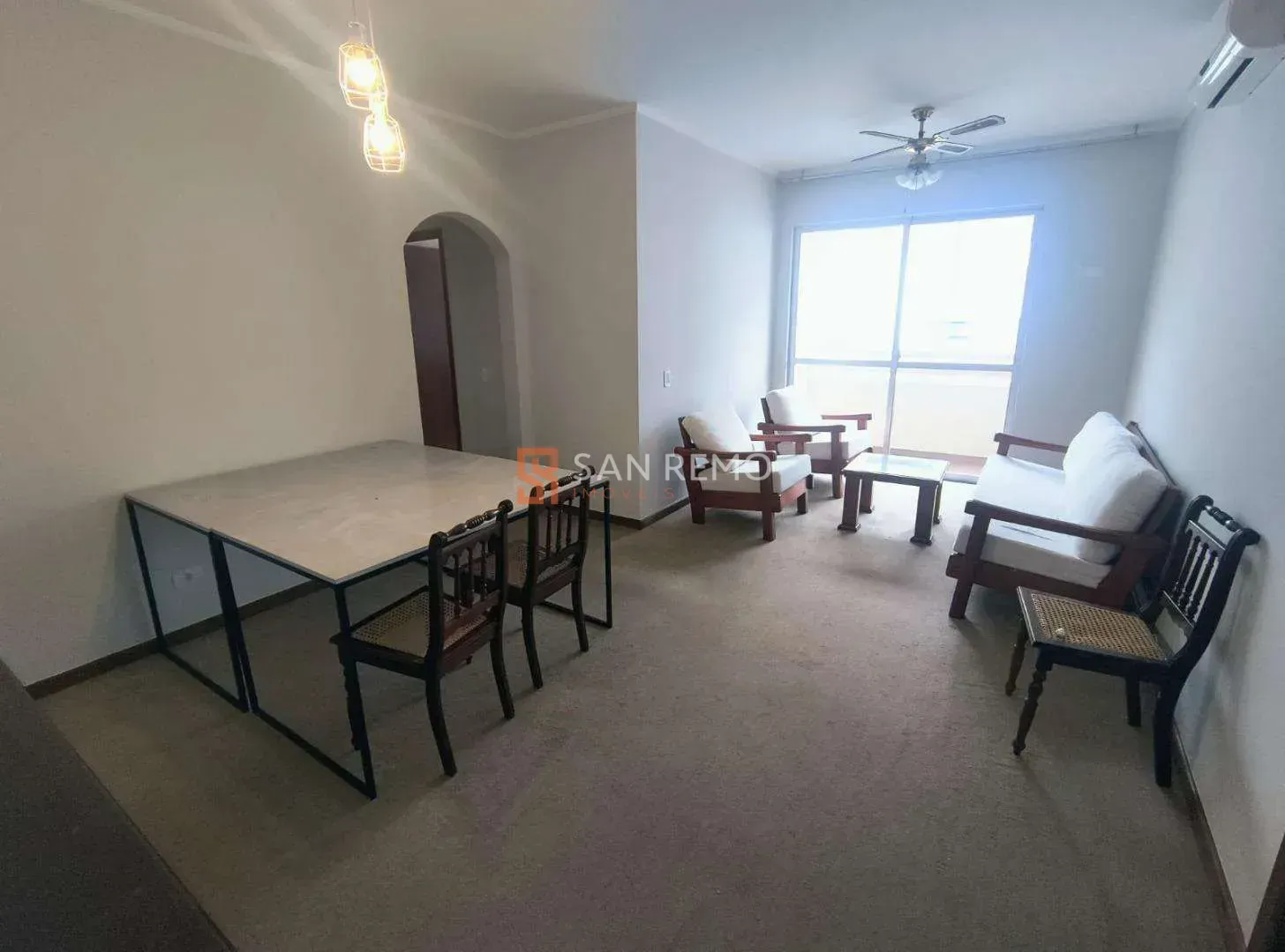 Apartamento de 79 m² com 2 quartos e varanda