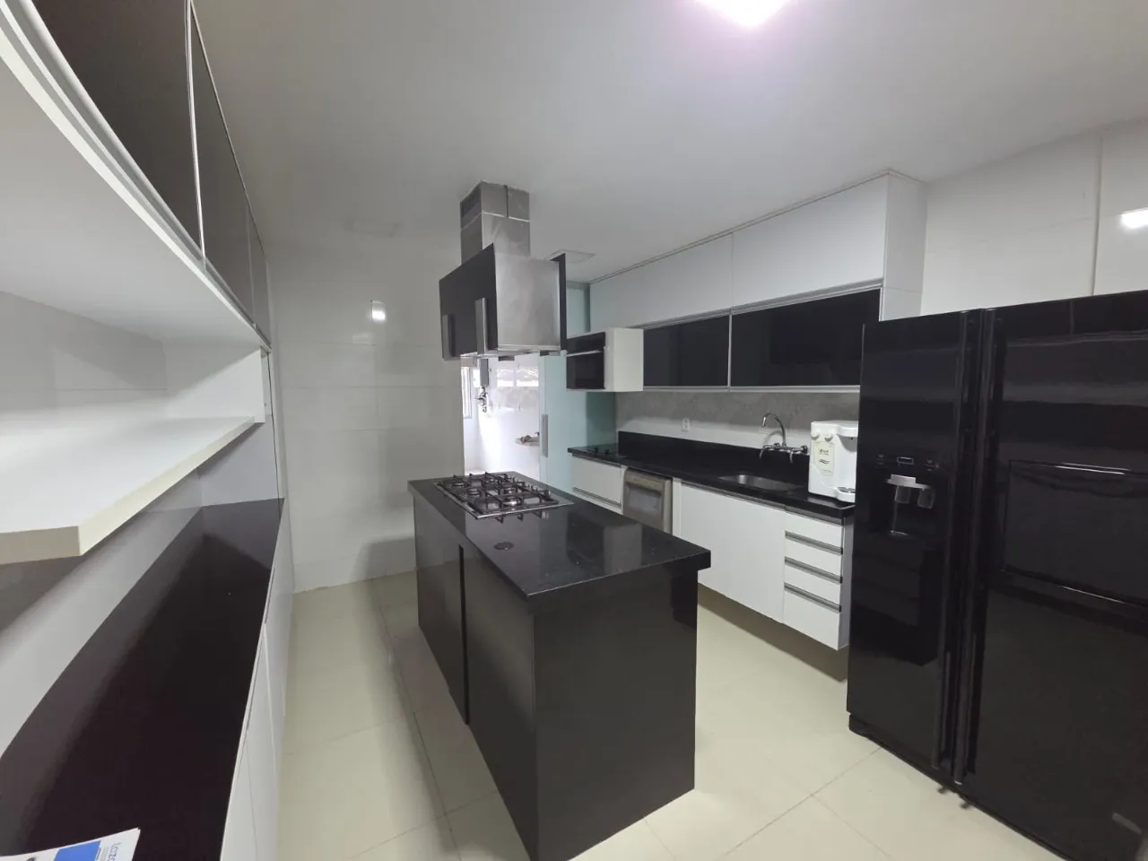 Furnished apartment, 316 m², with a walk-in closet — photo 9