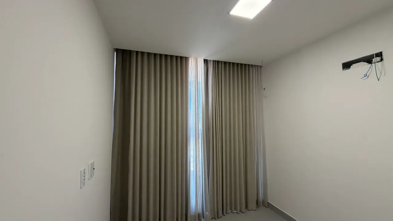 2-bedroom apartment in a building with a heated pool — photo 8