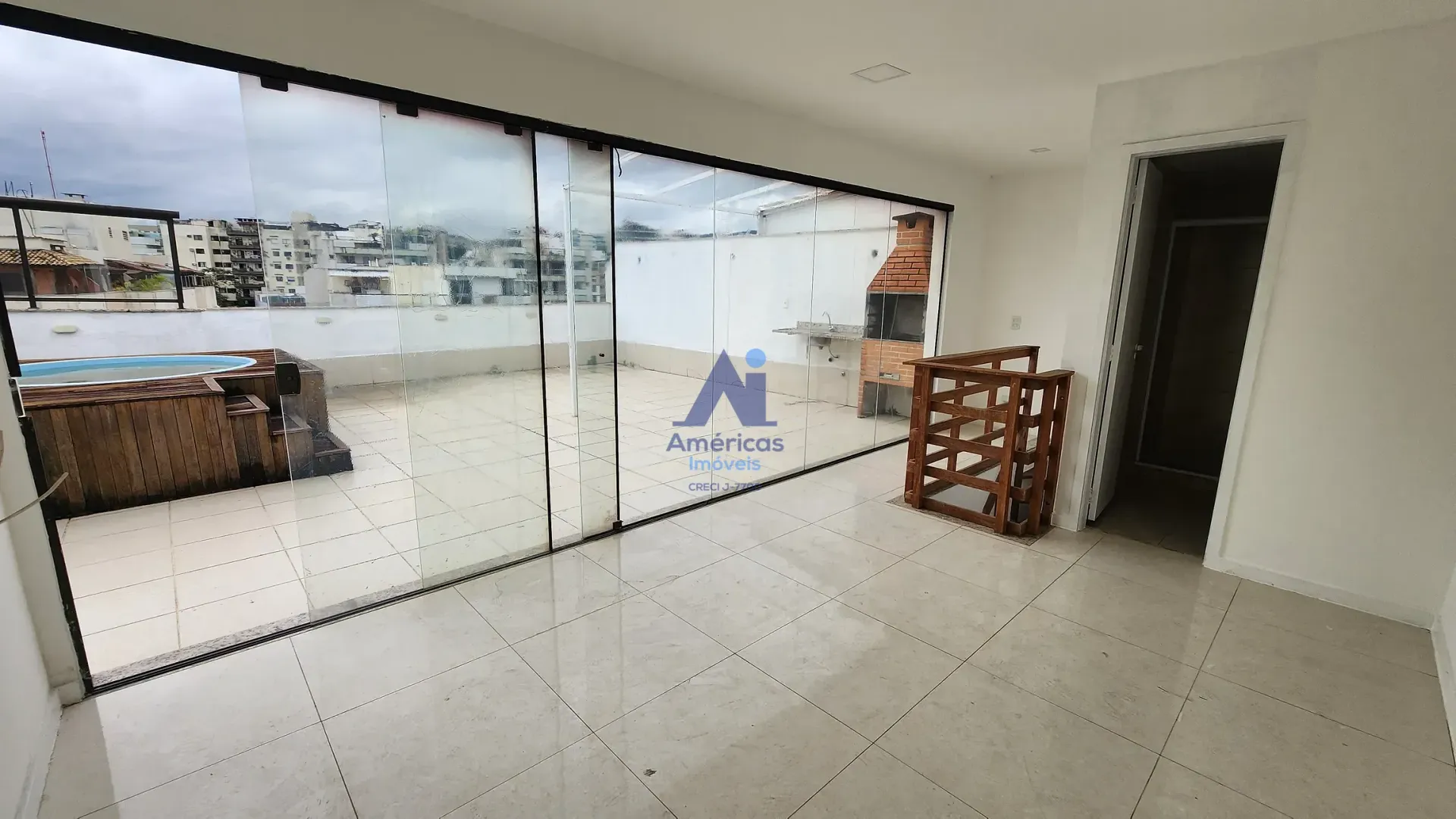 Unfurnished apartment with 3 bedrooms and 2 bathrooms — photo 46