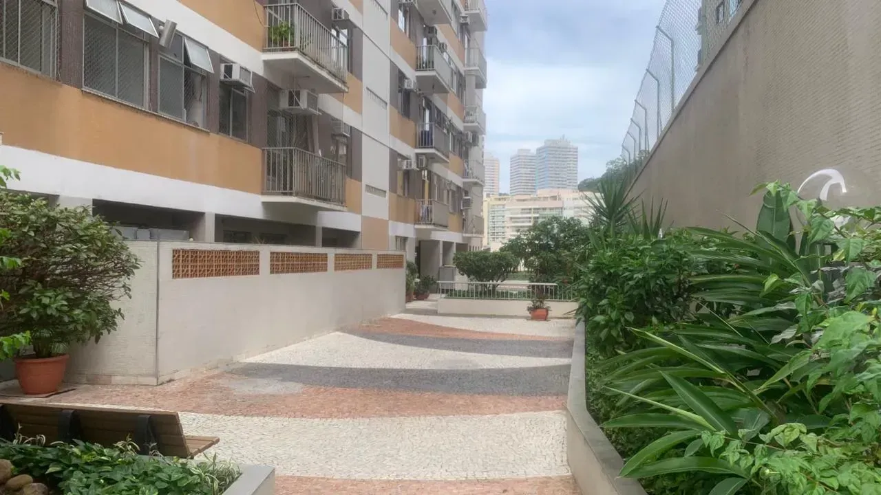 Apartamento mobiliado com cozinha fechada e 120 m² — photo 16