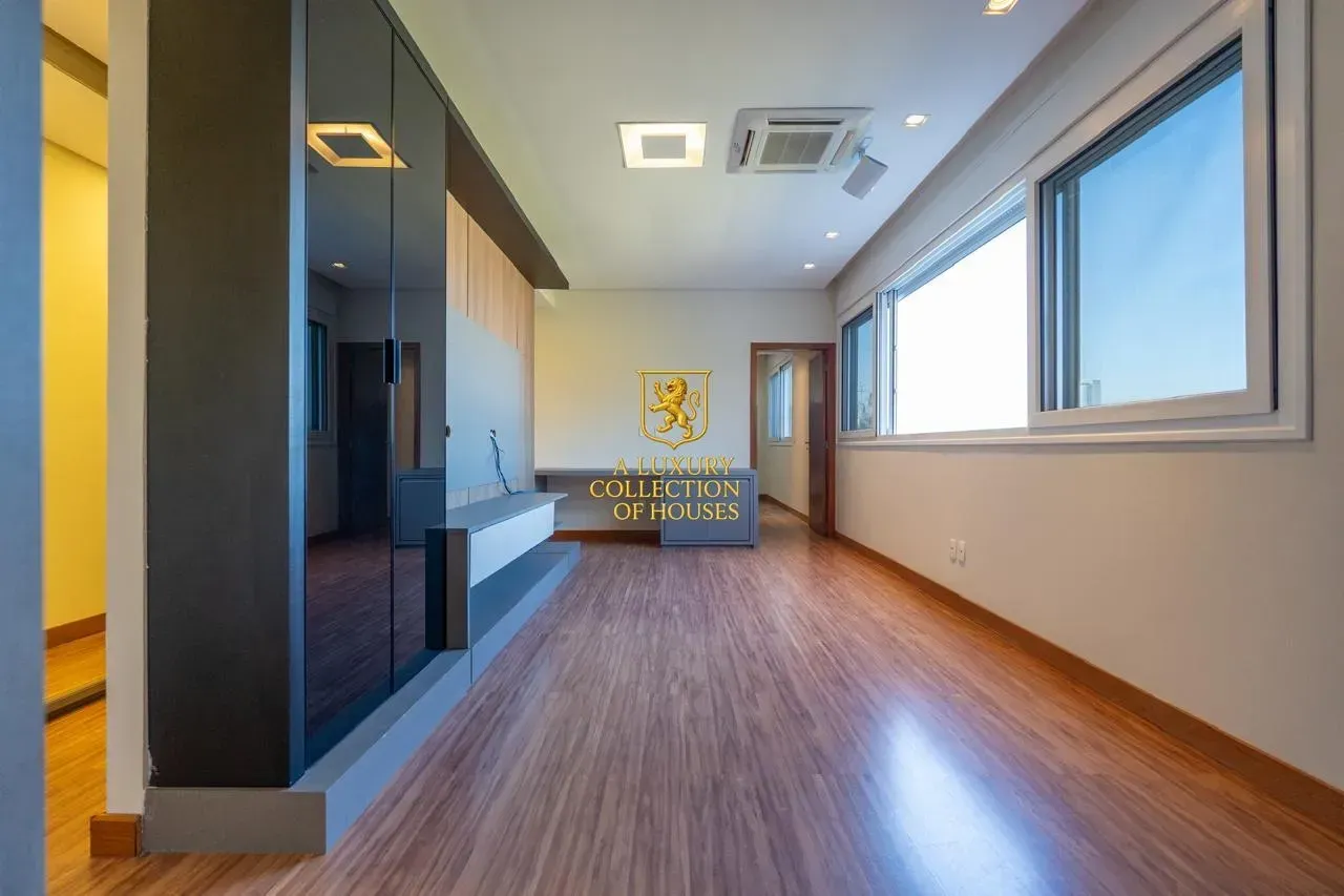 House with 27 bedrooms and 16 bathrooms — photo 26