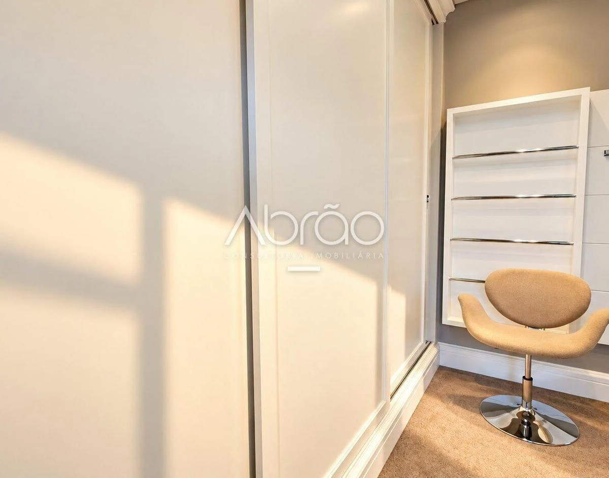 Furnished apartment, 98 m², with floor-to-ceiling windows — photo 23
