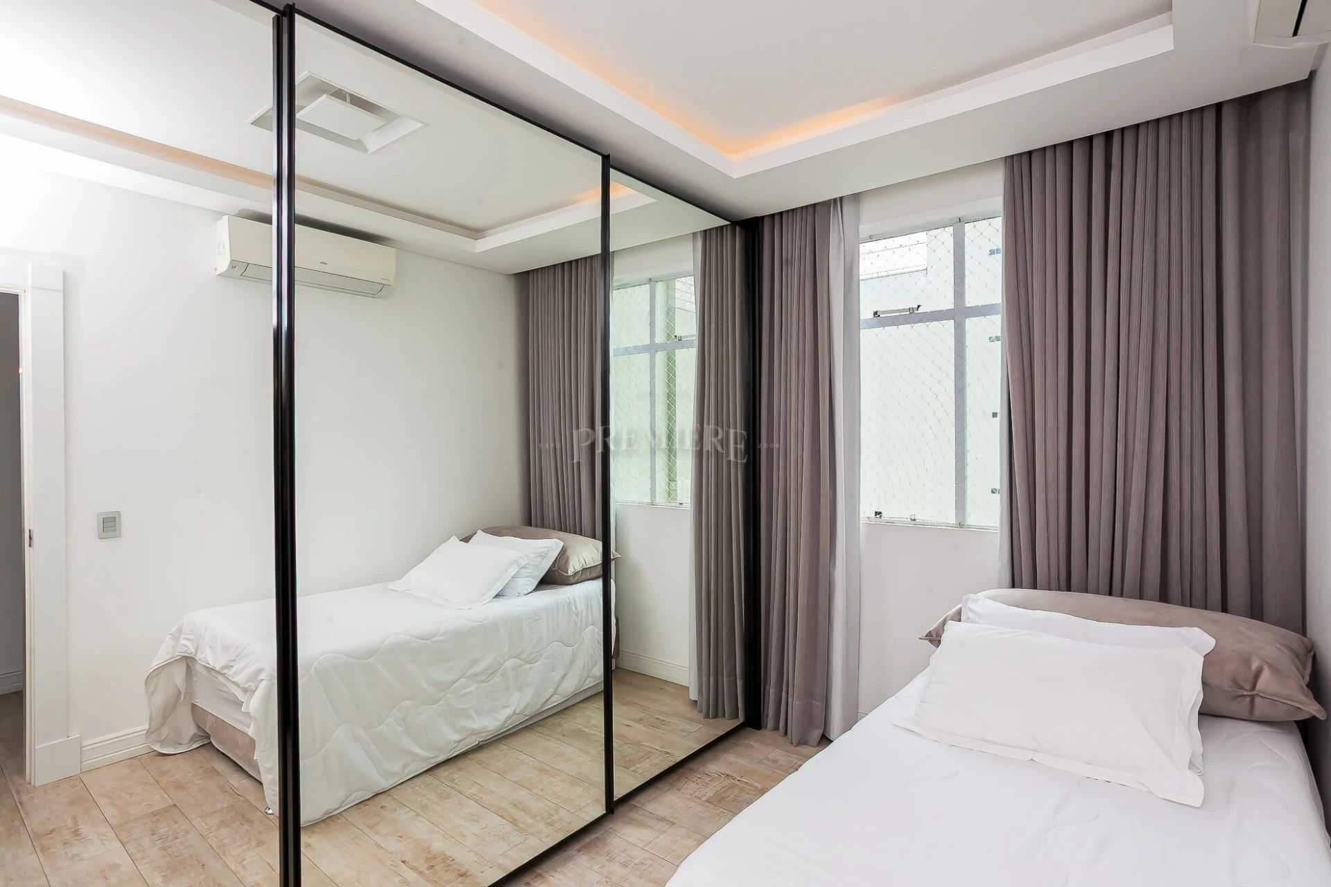 112 m² apartment with a bathtub and floor-to-ceiling windows — photo 14