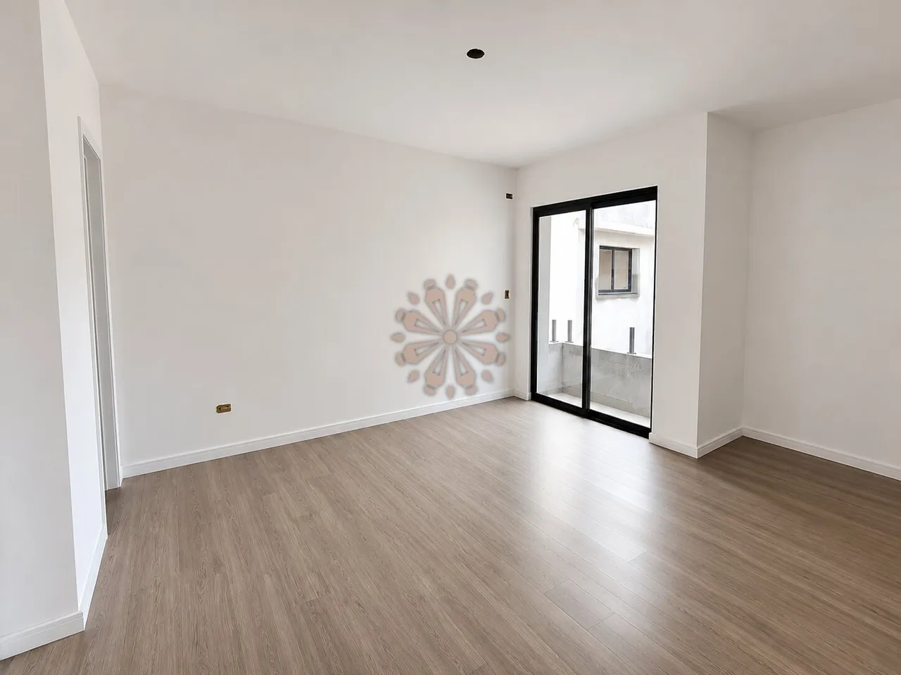 3-bedroom house with en-suites and an open kitchen — photo 13