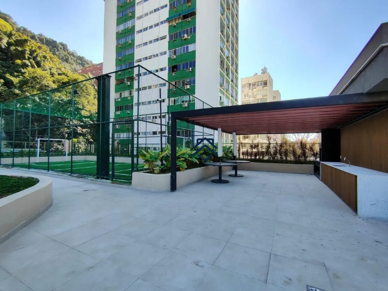 2-bedroom apartment with a mountain view — photo 8
