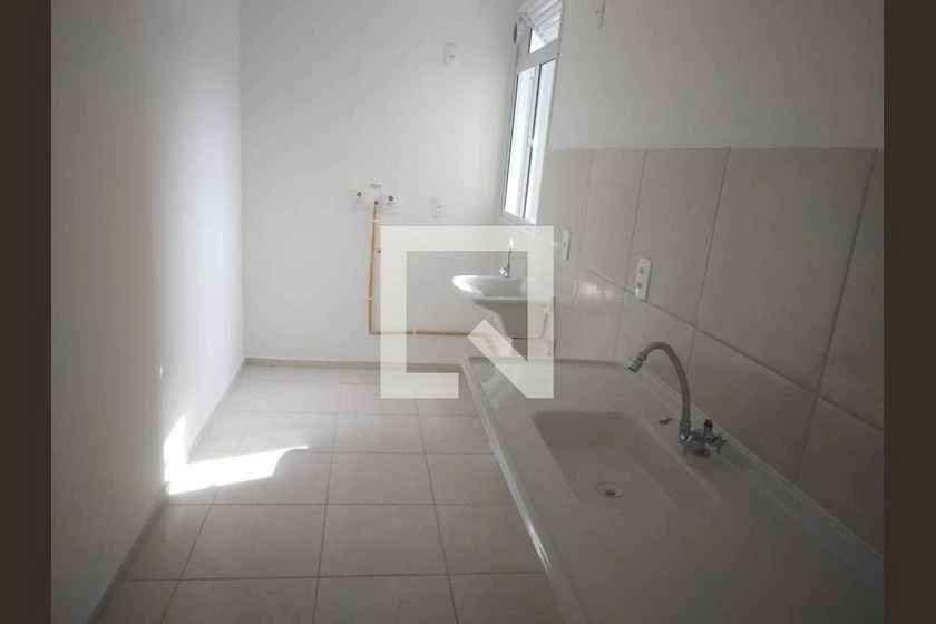 Apartamento de 2 quartos com cozinha fechada e 45 m² — photo 30